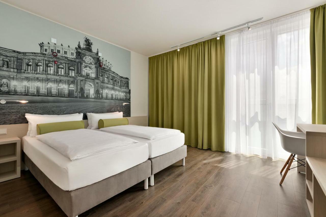 Hotel Super 8 By Wyndham Dresde Exterior foto